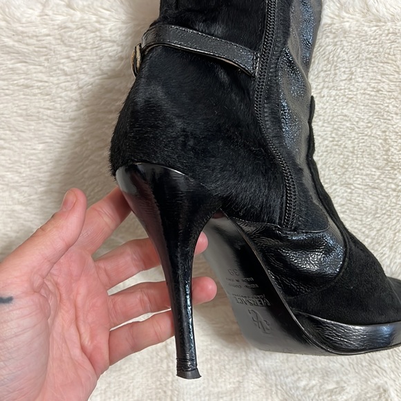 Auth. Vintage Versace Heeled Booties! - Picture 10 of 16